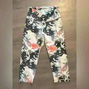 Old Navy Capri Length Active Legging Size M